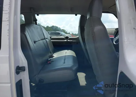 2014 Ford E-350 Super Duty Xl из США, поврежденный, VIN 1FBSS3BLXEDA37024